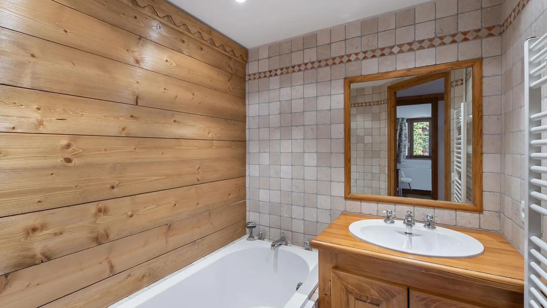 Appartement Skis Aux Pieds A Courchevel Avec Balcon Et Parking - Fr-1-564-26 Franciaország