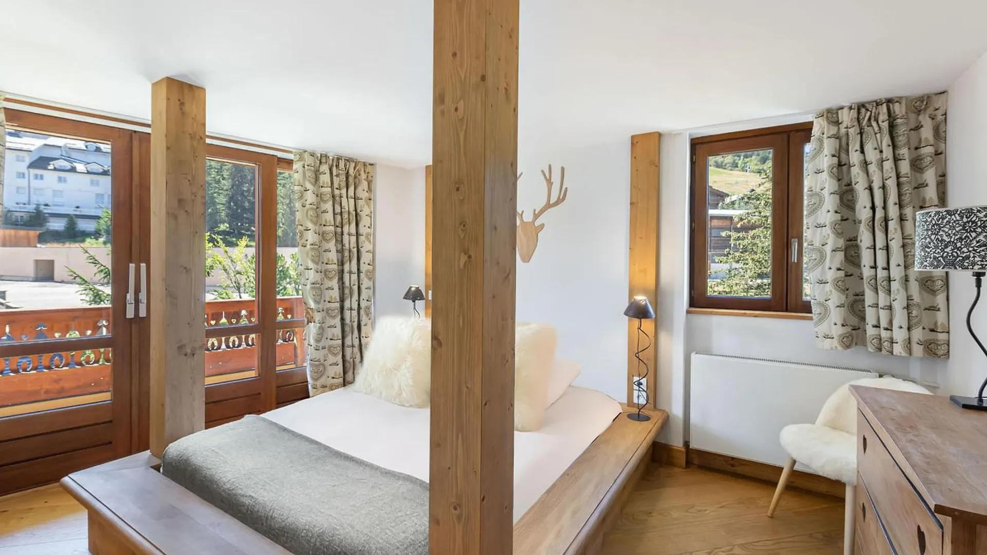 Appartement Skis Aux Pieds A Courchevel Avec Balcon Et Parking - Fr-1-564-26 0*,